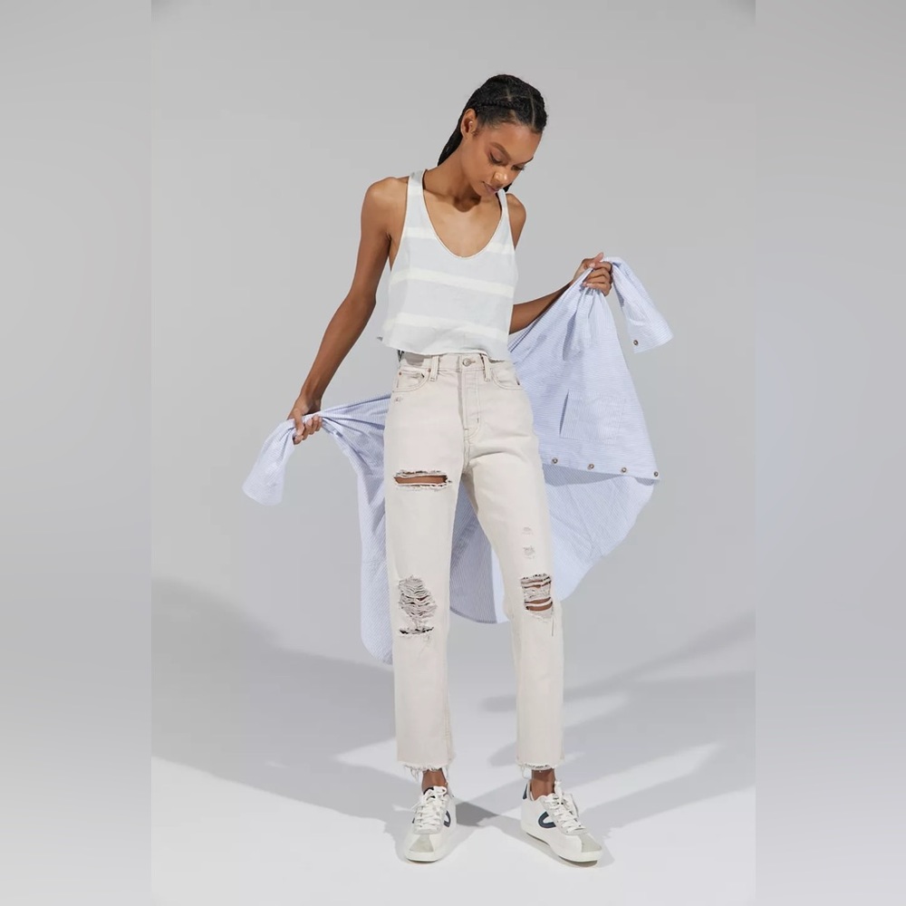 Urban Outfitters Distressed Beige BDG High-Waisted Slim Straight Jeans Size 26